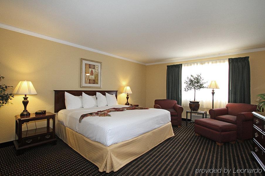 Travelodge By Wyndham Stratton Habitación foto